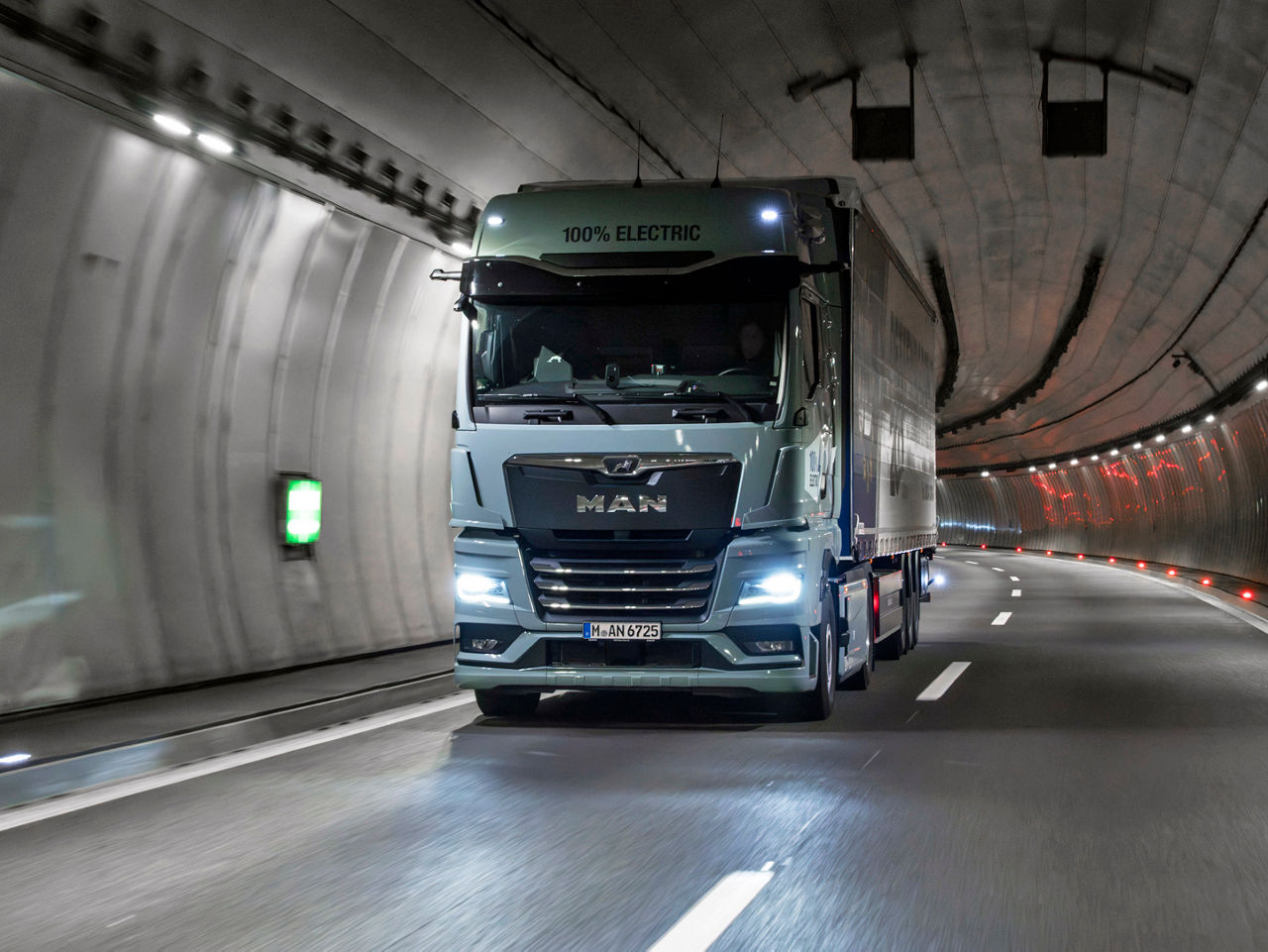 10_Nočné jazdy s e-truckom MAN.JPG